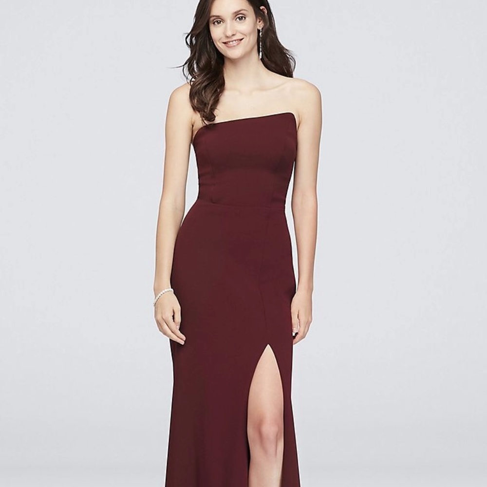 Beautiful Gown perfect for Prom or Brides Maid
